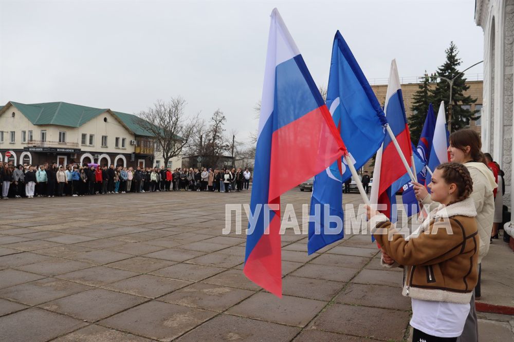 Свердловская молодежь приняла участие в массовом забеге, который состоялся в рамках марафона «Сила России» и партийного проекта ВПП «Единая Россия» «Здоровое будущее» Свердловская молодежь приняла участие в массовом забеге, который состоялся в рамках марафона «Сила России» и партийного проекта ВПП «Единая Россия» «Здоровое будущее»