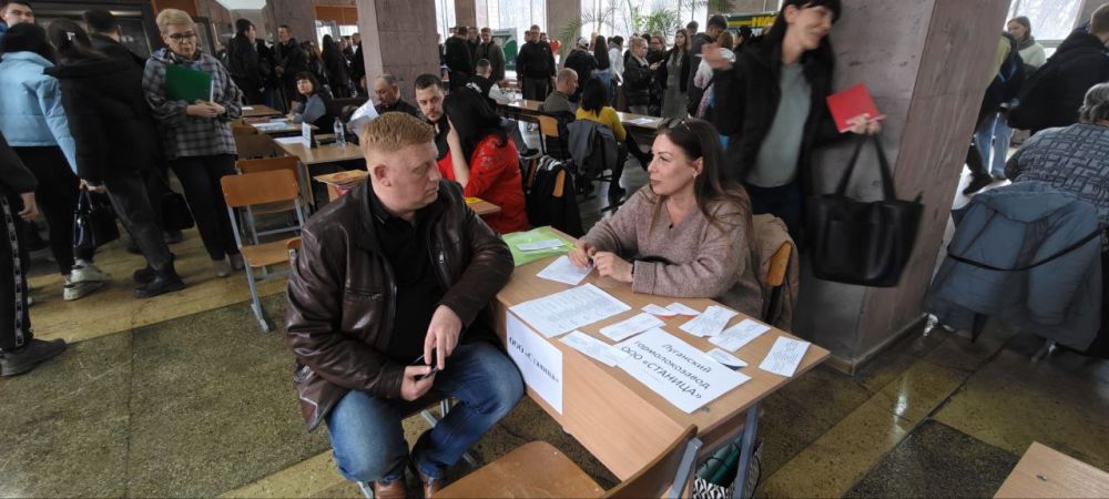 На базе Луганского государственного аграрного университета (ЛГАУ), при поддержке Министерства сельского хозяйства и продовольствия ЛНР, состоялась "Региональная ярмарка вакансий" На базе Луганского государственного аграрного университета (ЛГАУ), при поддержке Министерства сельского хозяйства и продовольствия ЛНР, состоялась "Региональная ярмарка вакансий"