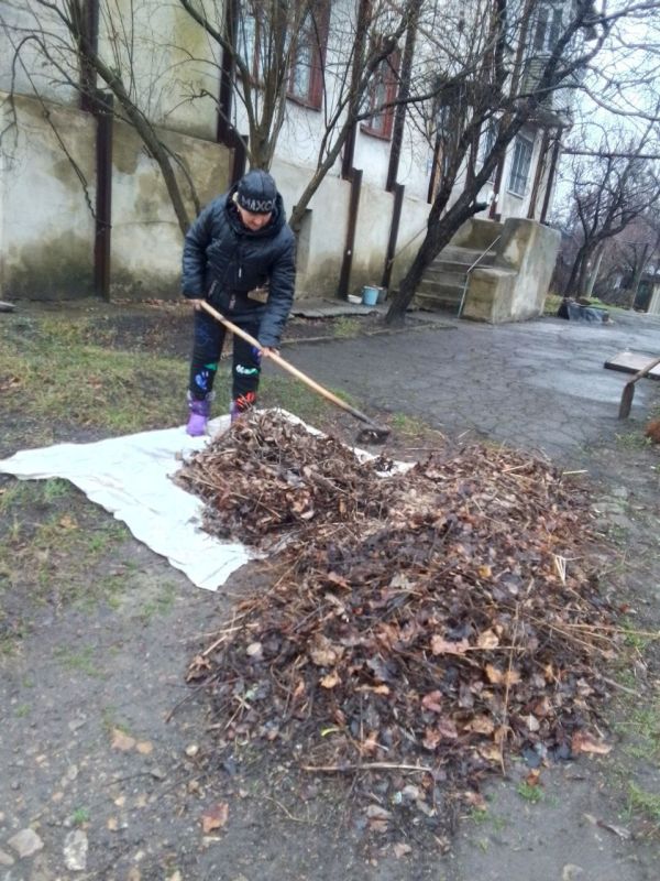 Виктория Сергеева: Коммунальщики в действии. В рамках неустанной работы по поддержанию чистоты и порядка, коммунальные службы городского округа стремятся к облагораживанию городского пространства Виктория Сергеева: Коммунальщики в действии. В рамках неустанной работы по поддержанию чистоты и порядка, коммунальные службы городского округа стремятся к облагораживанию городского пространства