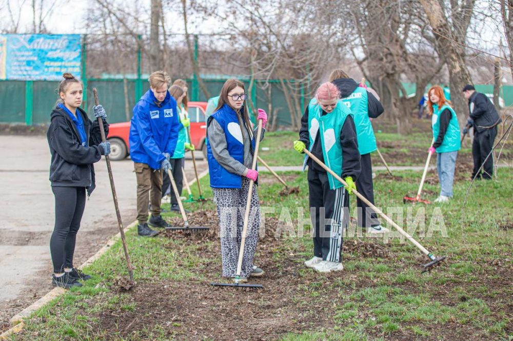 Глава Луганской Народной Республики Леонид Пасечник сегодня, 29 марта, открыл акцию «Чистая республика – 2025», которая продлится до 26 апреля текущего года Глава Луганской Народной Республики Леонид Пасечник сегодня, 29 марта, открыл акцию «Чистая республика – 2025», которая продлится до 26 апреля текущего года