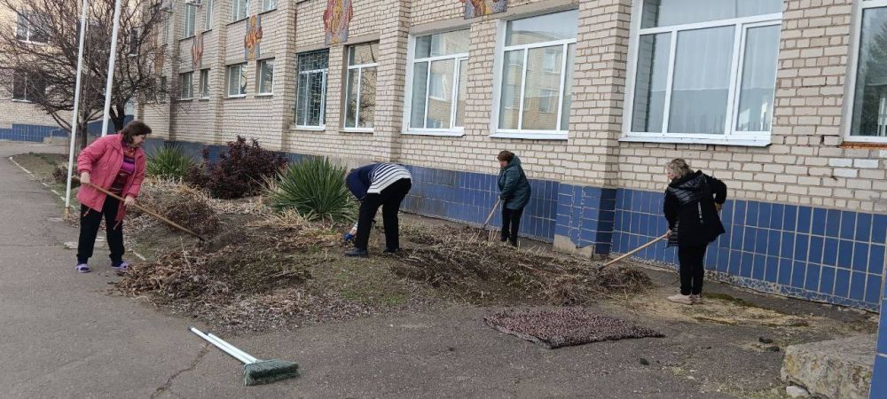 Муниципальный субботник охватил каждый уголок округа Муниципальный субботник охватил каждый уголок округа