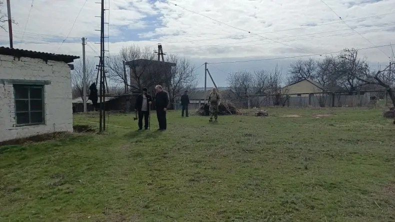 Казаки Краснодонского округа станичного казачьего общества «Станица Сорокинская» также поучаствовали в мероприятиях по благоустройству Казаки Краснодонского округа станичного казачьего общества «Станица Сорокинская» также поучаствовали в мероприятиях по благоустройству