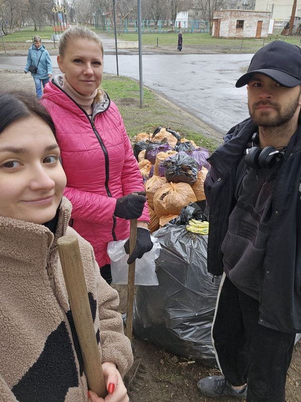 Более 200 человек присоединились к субботнику в Суходольске Более 200 человек присоединились к субботнику в Суходольске