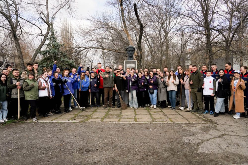 Молодёжь ЛНР за Чистую Республику! Молодёжь ЛНР за Чистую Республику!