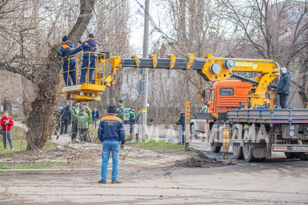 Глава Луганской Народной Республики Леонид Пасечник сегодня, 29 марта, открыл акцию «Чистая республика – 2025», которая продлится до 26 апреля текущего года Глава Луганской Народной Республики Леонид Пасечник сегодня, 29 марта, открыл акцию «Чистая республика – 2025», которая продлится до 26 апреля текущего года