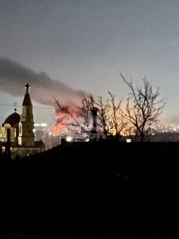 Сообщается о взрывах в Луганске Сообщается о взрывах в Луганске