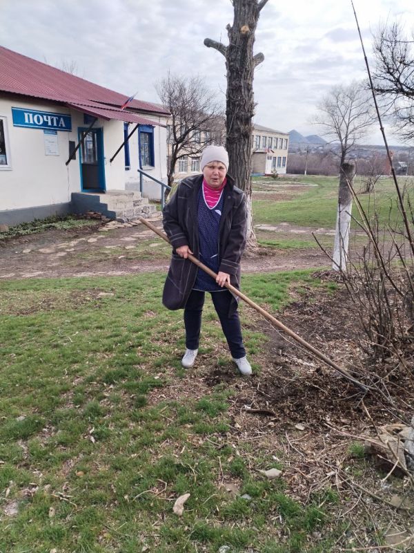 Чистота общими усилиями: субботник в Новоалександровке Чистота общими усилиями: субботник в Новоалександровке