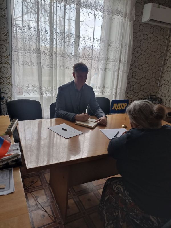 Владимир Шавлай: Муниципальные депутаты от партии ЛДПР Гринь Сергей и Короленко Сергей провели прием граждан в с. Великий Суходол. На приеме жители поселка поднимали вопросы; освещения улиц, аварийного состояние электроопор... Владимир Шавлай: Муниципальные депутаты от партии ЛДПР Гринь Сергей и Короленко Сергей провели прием граждан в с. Великий Суходол. На приеме жители поселка поднимали вопросы; освещения улиц, аварийного состояние электроопор...