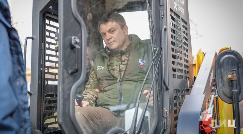 Глава ЛНР Леонид Пасечник принял участие в первом республиканском субботнике, который прошел в рамках акции «Чистая Республика — 2025» в Луганске Глава ЛНР Леонид Пасечник принял участие в первом республиканском субботнике, который прошел в рамках акции «Чистая Республика — 2025» в Луганске