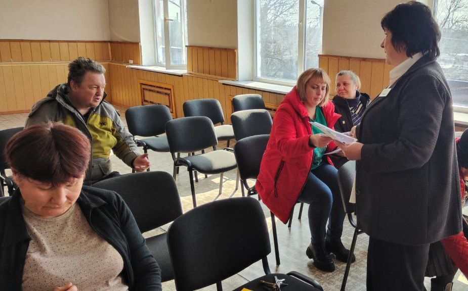 В здании отдела по обеспечению жизнедеятельности пгт Ленинский состоялась встреча с управляющей Дополнительным офисом «Комсомольский» (Промсвязьбанк) Натальей Коленко, жителями и сотрудниками учреждений пгт Ленинский В здании отдела по обеспечению жизнедеятельности пгт Ленинский состоялась встреча с управляющей Дополнительным офисом «Комсомольский» (Промсвязьбанк) Натальей Коленко, жителями и сотрудниками учреждений пгт Ленинский