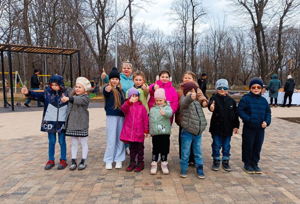 В городском парке прошла семейная развлекательная программа «Весенний микрофон» В городском парке прошла семейная развлекательная программа «Весенний микрофон»