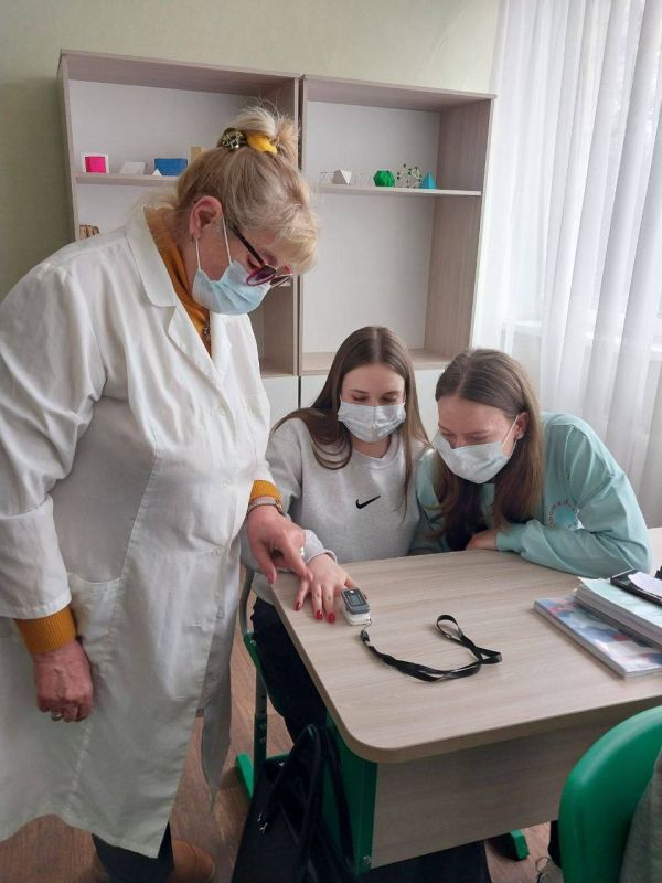 Врач Металлистской АОПСМ провела урок профориентации для выпускников Врач Металлистской АОПСМ провела урок профориентации для выпускников