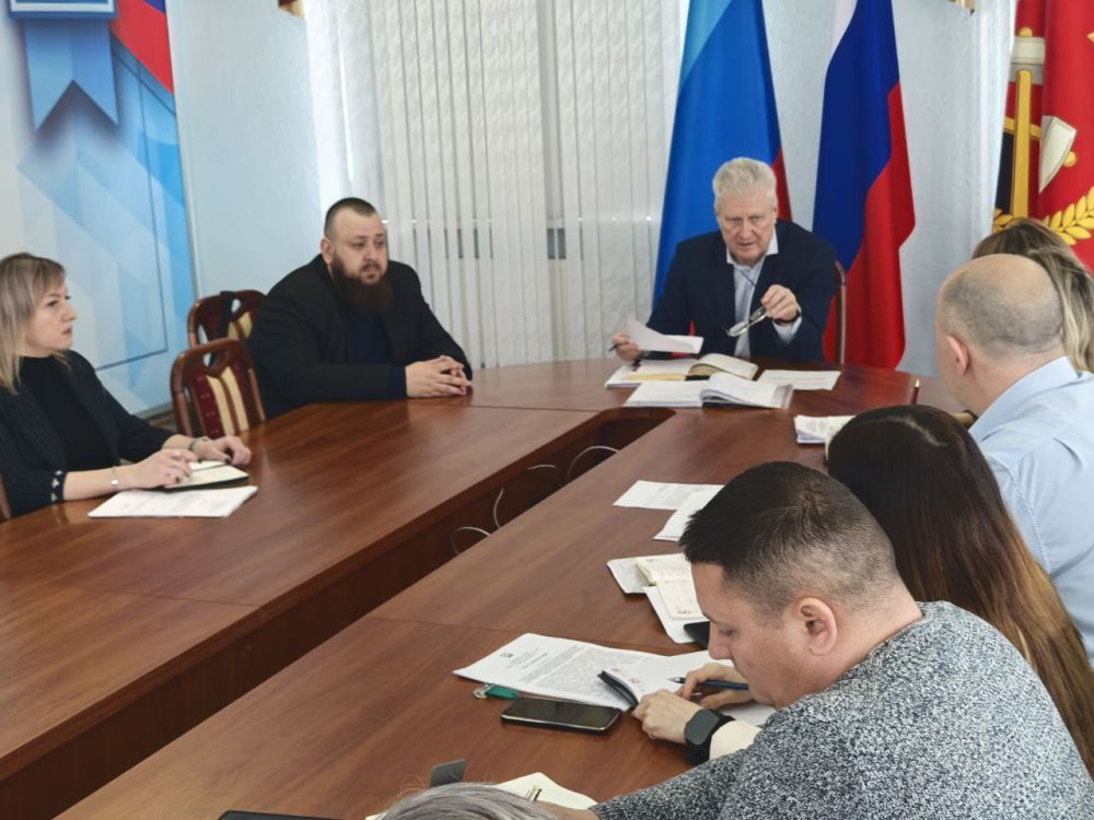 Сергей Козенко: Сегодня провел расширенное аппаратное совещание с участием руководителей структурных подразделений Администрации и начальников управления и отделов по жизнеобеспечению нашего муниципального округа Сергей Козенко: Сегодня провел расширенное аппаратное совещание с участием руководителей структурных подразделений Администрации и начальников управления и отделов по жизнеобеспечению нашего муниципального округа