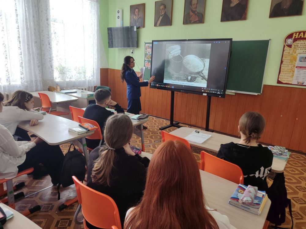В рамках проведения мероприятий по гражданско-патриотическому воспитанию учащихся в нашей школе состоялась лекция, посвященная Нюрнбергскому процессу – одному из важнейших событий в истории XX века В рамках проведения мероприятий по гражданско-патриотическому воспитанию учащихся в нашей школе состоялась лекция, посвященная Нюрнбергскому процессу – одному из важнейших событий в истории XX века