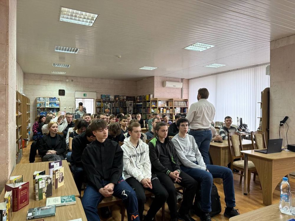 Студенческое сообщество Луганска активно обсуждает будущее! Студенческое сообщество Луганска активно обсуждает будущее!
