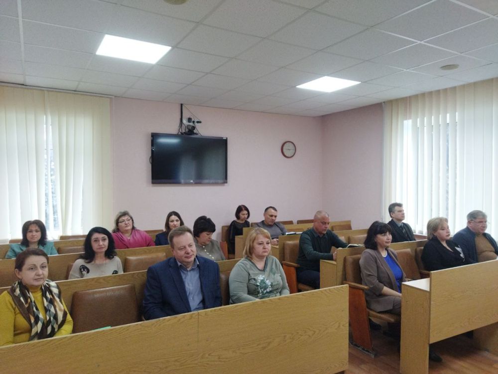 Глава городского округа город Ровеньки Андрей Викторович Рубанцов понедельник начал с традиционного рабочего совещания Глава городского округа город Ровеньки Андрей Викторович Рубанцов понедельник начал с традиционного рабочего совещания