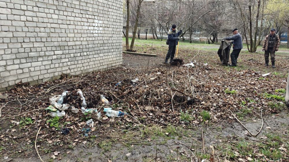 Виктория Сергеева: Коммунальщики в действии. Весна – пора наводить порядки, и коммунальщики не покладая рук продолжают работы по поддержанию чистоты и порядка в городе Виктория Сергеева: Коммунальщики в действии. Весна – пора наводить порядки, и коммунальщики не покладая рук продолжают работы по поддержанию чистоты и порядка в городе