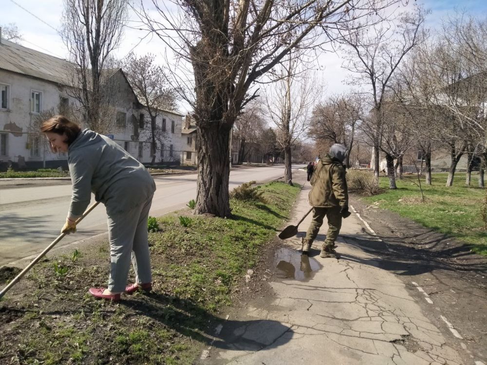 Поселок Крепенский Антрацитовского МО присоединился к акции «Чистая Республика - 2025» Поселок Крепенский Антрацитовского МО присоединился к акции «Чистая Республика - 2025»