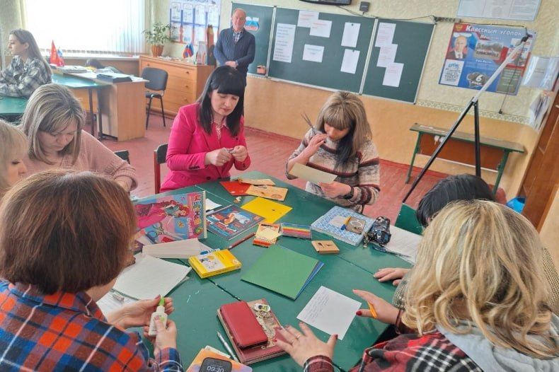 Педагогический совет в Свердловской СШ №3: Творчество педагогов – залог развития детей Педагогический совет в Свердловской СШ №3: Творчество педагогов – залог развития детей