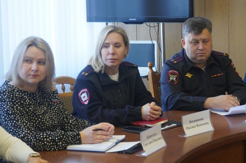 Проведено заседание Комиссии по делам несовершеннолетних и защите их прав Проведено заседание Комиссии по делам несовершеннолетних и защите их прав