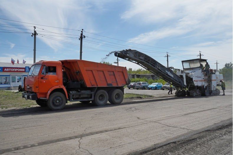 «В прошлом году проведены работы на различных улицах города, в том числе на таких важных участках, как ул. Гагарина и ул. Андреева. В этом году красноярские специалисты планируют провести ремонтные работы на 15 участках... «В прошлом году проведены работы на различных улицах города, в том числе на таких важных участках, как ул. Гагарина и ул. Андреева. В этом году красноярские специалисты планируют провести ремонтные работы на 15 участках...