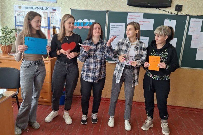 Педагогический совет в Свердловской СШ №3: Творчество педагогов – залог развития детей Педагогический совет в Свердловской СШ №3: Творчество педагогов – залог развития детей