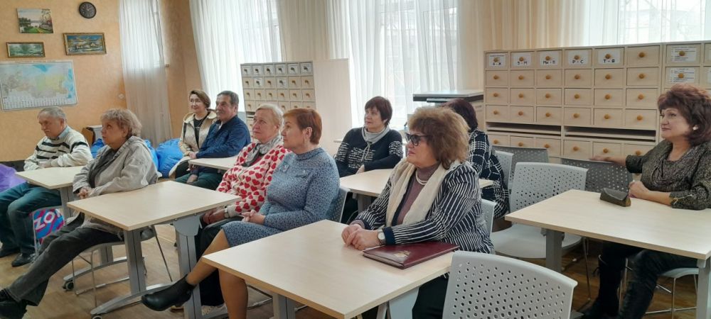 В Краснолучской центральной городской библиотеке им. Н.К. Крупской состоялся творческий вечер, посвященный женщинам – вдохновительницам искусства В Краснолучской центральной городской библиотеке им. Н.К. Крупской состоялся творческий вечер, посвященный женщинам – вдохновительницам искусства