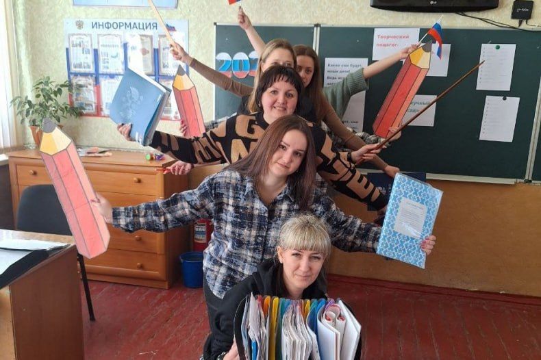 Педагогический совет в Свердловской СШ №3: Творчество педагогов – залог развития детей Педагогический совет в Свердловской СШ №3: Творчество педагогов – залог развития детей