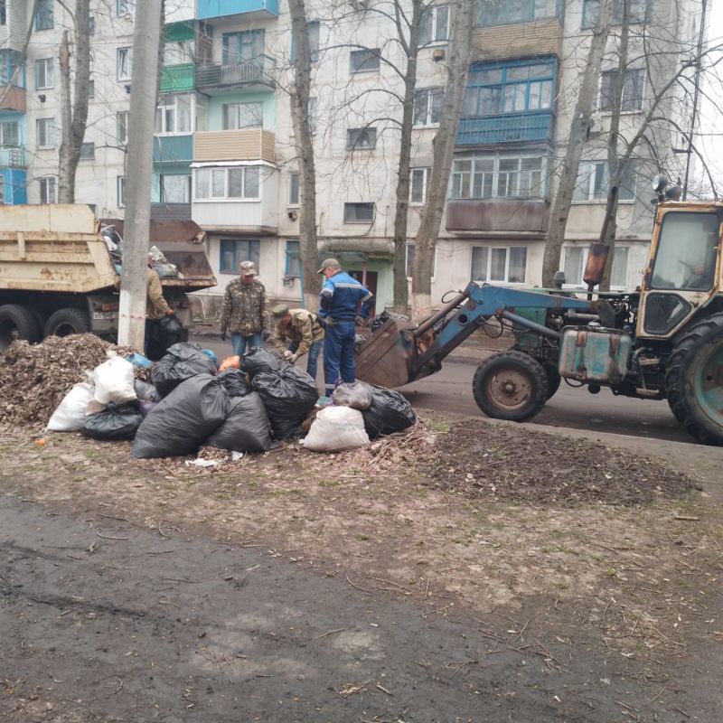В Суходольске продолжаются работы по наведению порядка в городе В Суходольске продолжаются работы по наведению порядка в городе
