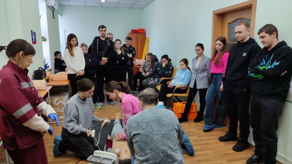 Закончились двухмесячные курсы переподготовки фельдшеров в Луганском центре медицины катастроф Закончились двухмесячные курсы переподготовки фельдшеров в Луганском центре медицины катастроф