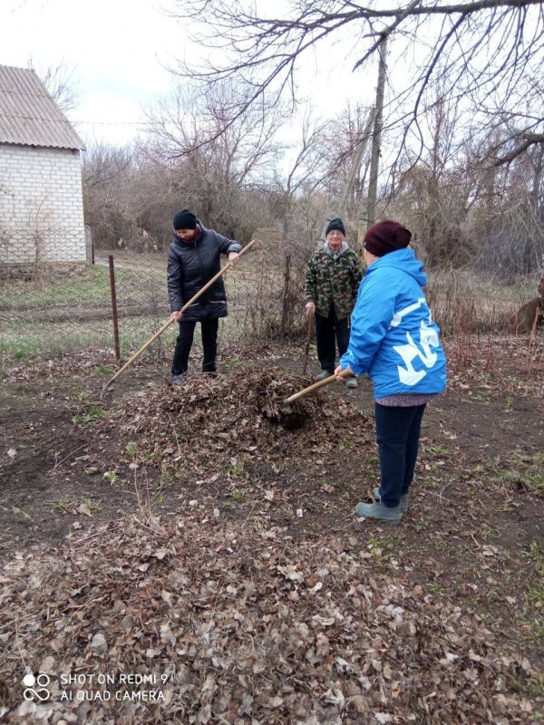 В рамках проекта «Старшее поколение» и акции «Весна – время наводить порядок» активисты первичного отделения №9 с. Красное Поле партии «Единая Россия» в селе Гераськовка оказали помощь одинокому пенсионеру Костиву Николаю... В рамках проекта «Старшее поколение» и акции «Весна – время наводить порядок» активисты первичного отделения №9 с. Красное Поле партии «Единая Россия» в селе Гераськовка оказали помощь одинокому пенсионеру Костиву Николаю...