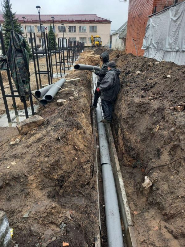 Альберт Зинченко: Работы на площади в Станице Луганской вышли на финишную прямую Альберт Зинченко: Работы на площади в Станице Луганской вышли на финишную прямую