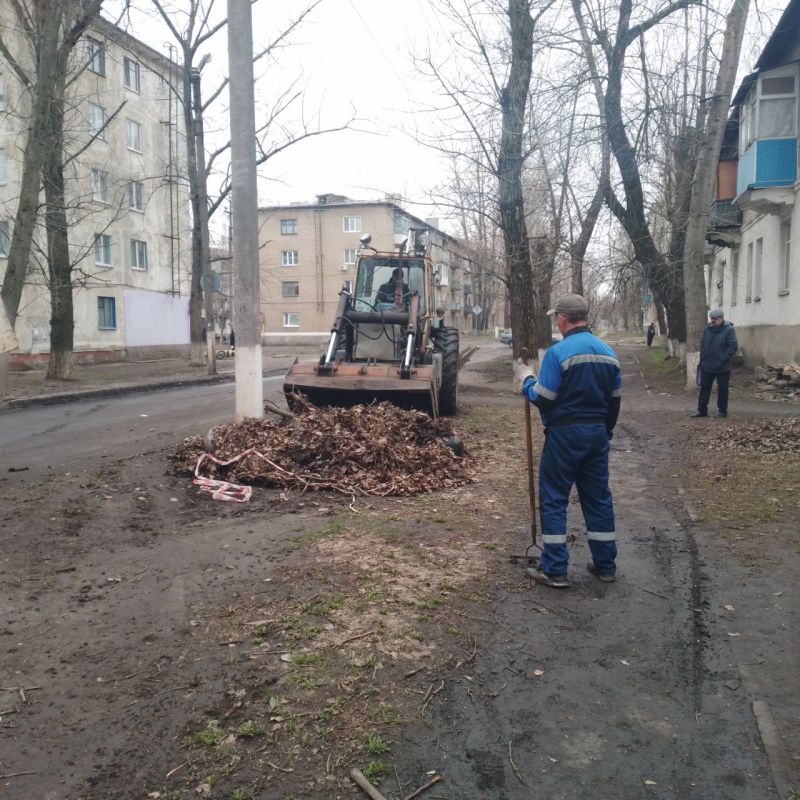 В Суходольске продолжаются работы по наведению порядка в городе В Суходольске продолжаются работы по наведению порядка в городе