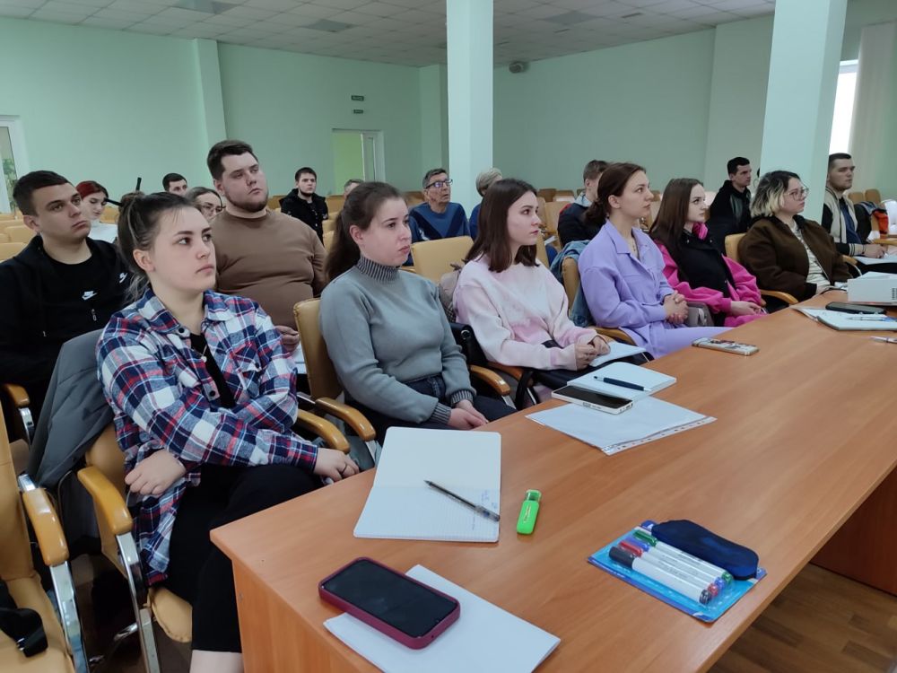 Закончились двухмесячные курсы переподготовки фельдшеров в Луганском центре медицины катастроф Закончились двухмесячные курсы переподготовки фельдшеров в Луганском центре медицины катастроф
