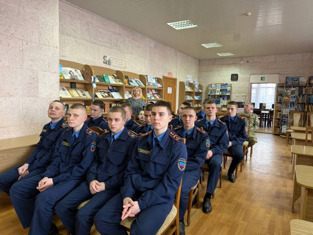 Русская весна. В рамках продолжения плодотворного сотрудничества Штаба общественной поддержки Единой России и куратора Всероссийского проекта «Знамя нашей Победы», соавтора народного фотопроекта, посвященного событиям... Русская весна. В рамках продолжения плодотворного сотрудничества Штаба общественной поддержки Единой России и куратора Всероссийского проекта «Знамя нашей Победы», соавтора народного фотопроекта, посвященного событиям...