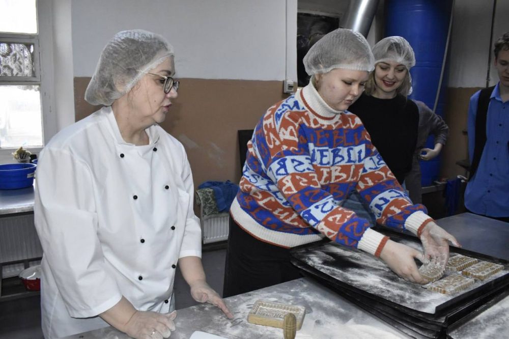 Константин Бутримов: Профориентационное мероприятие в рамках проекта «Выбирай свое»: экскурсия на предприятие кондитерских изделий Константин Бутримов: Профориентационное мероприятие в рамках проекта «Выбирай свое»: экскурсия на предприятие кондитерских изделий