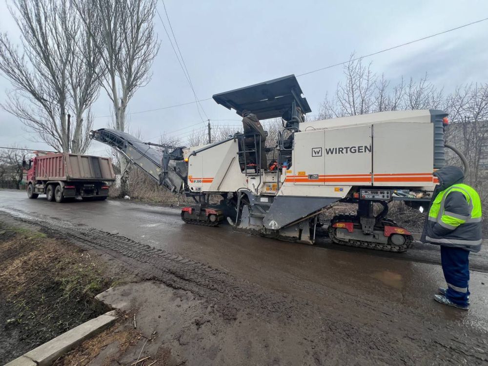 В Кировске приступили к ремонту улично-дорожной сети на улице Партизанская В Кировске приступили к ремонту улично-дорожной сети на улице Партизанская