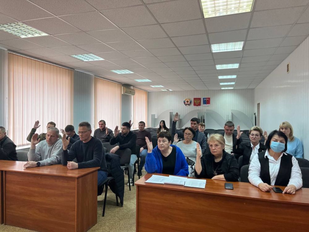 01.04.2025 г. в Станице Луганской было проведено XXX заседание сессии I созыва Совета депутатов Станично-Луганского муниципального округа Луганской Народной Республики ... 01.04.2025 г. в Станице Луганской было проведено XXX заседание сессии I созыва Совета депутатов Станично-Луганского муниципального округа Луганской Народной Республики ...