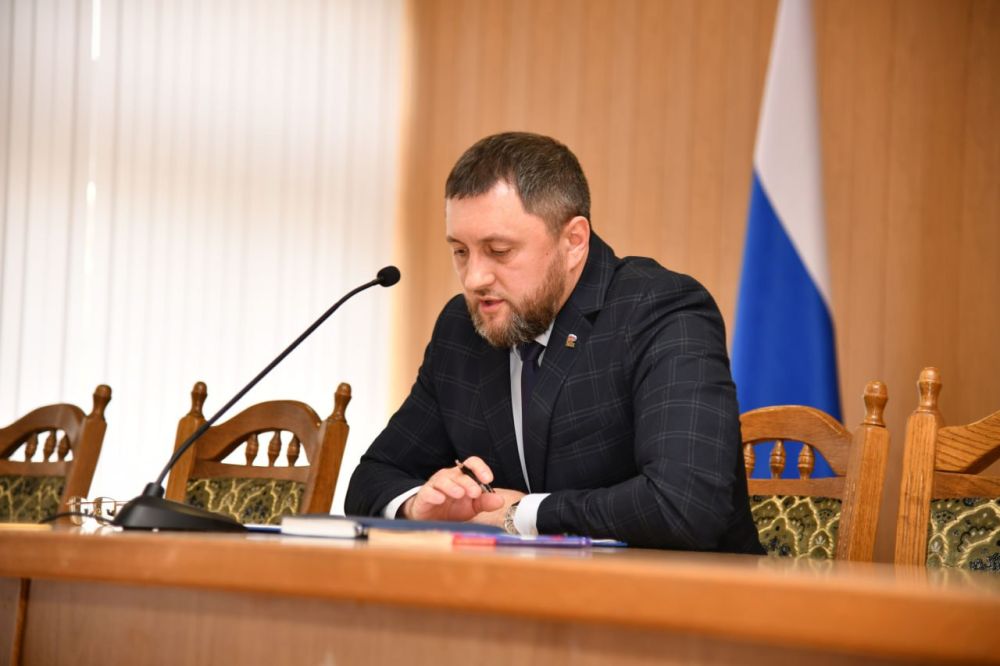 В Администрации Свердловского муниципального округа ЛНР обсудили изменения в Устав В Администрации Свердловского муниципального округа ЛНР обсудили изменения в Устав