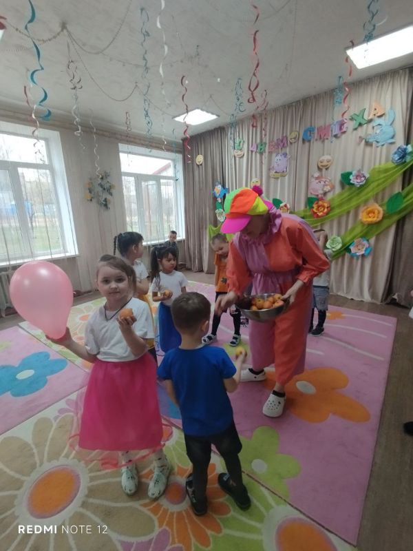 «Родаковский ясли-сад «Рябинушка» отпраздновали День смеха «Родаковский ясли-сад «Рябинушка» отпраздновали День смеха
