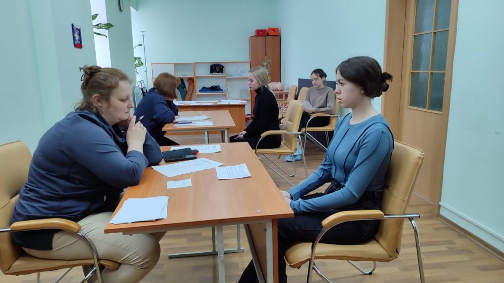 Закончились двухмесячные курсы переподготовки фельдшеров в Луганском центре медицины катастроф Закончились двухмесячные курсы переподготовки фельдшеров в Луганском центре медицины катастроф