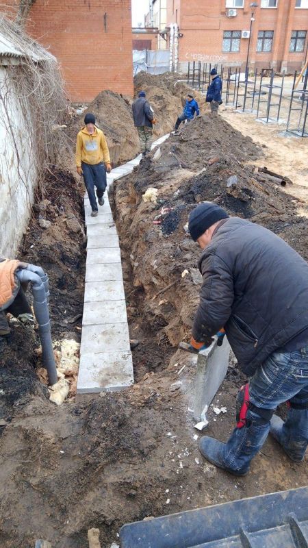 Работы на площади в Станице Луганской вышли на финишную прямую Работы на площади в Станице Луганской вышли на финишную прямую