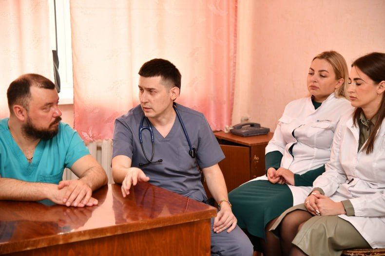Красноярские врачи вновь помогают свердловским медикам Красноярские врачи вновь помогают свердловским медикам