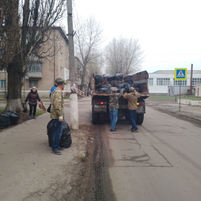 В Суходольске продолжаются работы по наведению порядка в городе В Суходольске продолжаются работы по наведению порядка в городе