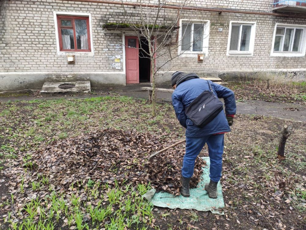 Виктория Сергеева: Коммунальщики в действии. Сегодня коммунальные службы осуществили вывоз ТБО с контейнерных площадок, тщательную уборку придомовых территорий и общественных пространств, также были выполнены работы по спилу... Виктория Сергеева: Коммунальщики в действии. Сегодня коммунальные службы осуществили вывоз ТБО с контейнерных площадок, тщательную уборку придомовых территорий и общественных пространств, также были выполнены работы по спилу...