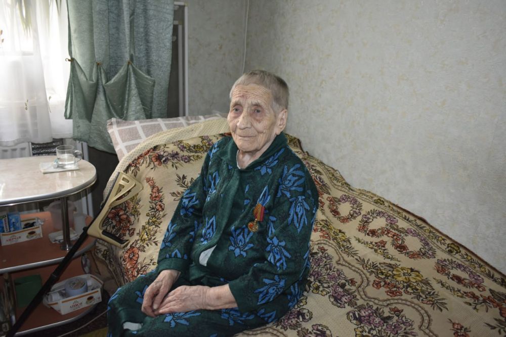 В Перевальске ветеранам вручили медаль «80 лет Победы в Великой Отечественной войне 1941-1945 гг.» В Перевальске ветеранам вручили медаль «80 лет Победы в Великой Отечественной войне 1941-1945 гг.»