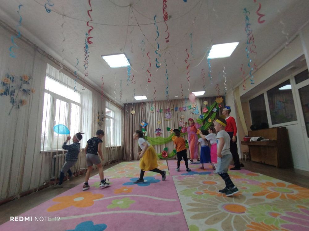 «Родаковский ясли-сад «Рябинушка» отпраздновали День смеха «Родаковский ясли-сад «Рябинушка» отпраздновали День смеха