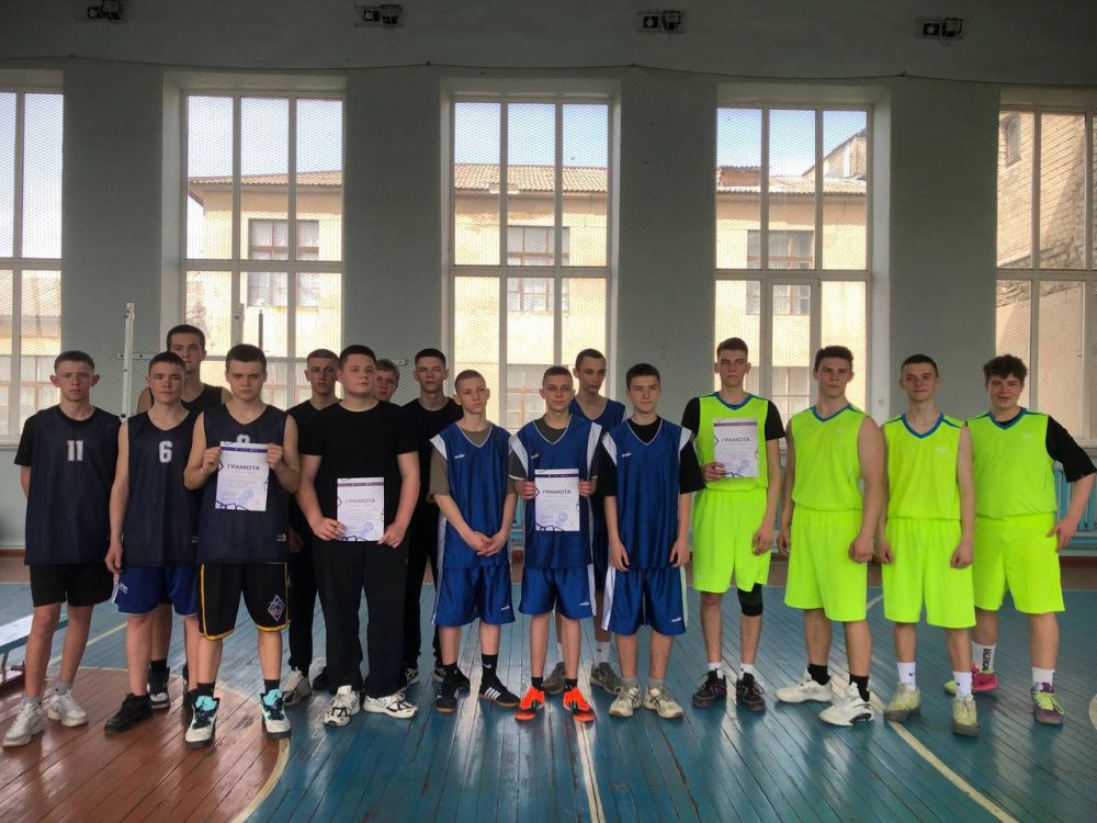 «Ровеньки спортивные». Сегодня в спортивном зале Ровеньковской гимназии № 1 им. Г.С. Шонина стартовал муниципальный этап Цикла спортивных мероприятий "Будь Первым!" Луганская Народная Республика среди старшей возрастной... «Ровеньки спортивные». Сегодня в спортивном зале Ровеньковской гимназии № 1 им. Г.С. Шонина стартовал муниципальный этап Цикла спортивных мероприятий "Будь Первым!" Луганская Народная Республика среди старшей возрастной...