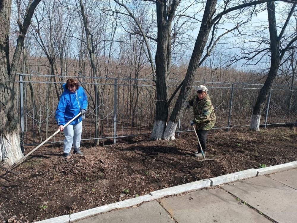 На Краснодонщине продолжаются работы по благоустройству На Краснодонщине продолжаются работы по благоустройству