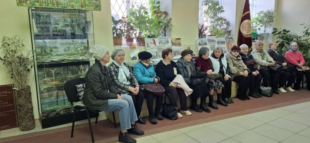 Второго апреля слушатели Университета третьего возраста при ГБУ ЛНР «Краснолучский КЦСОН» посетили выставку «От войны — к миру» в Краснолучском краеведческом музее Второго апреля слушатели Университета третьего возраста при ГБУ ЛНР «Краснолучский КЦСОН» посетили выставку «От войны — к миру» в Краснолучском краеведческом музее
